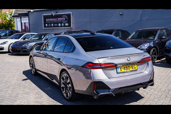 BMW i5 EDrive40 84 kWh | Bowers & Wilkins | Head Up Display | Stoelverkoeling | 360 Camera | AR Camera | Elektrisch trekhaak