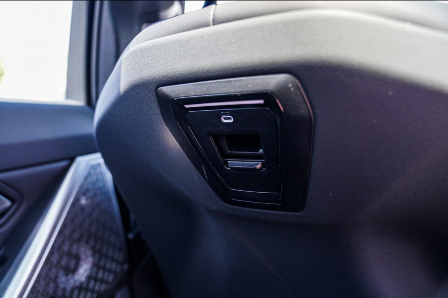 BMW i5 EDrive40 84 kWh | Bowers & Wilkins | Head Up Display | Stoelverkoeling | 360 Camera | AR Camera | Elektrisch trekhaak