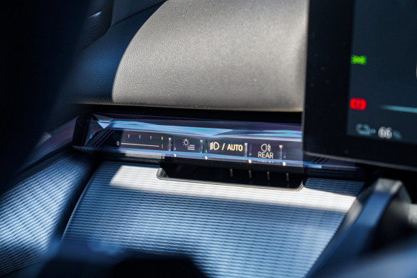BMW i5 EDrive40 84 kWh | Bowers & Wilkins | Head Up Display | Stoelverkoeling | 360 Camera | AR Camera | Elektrisch trekhaak