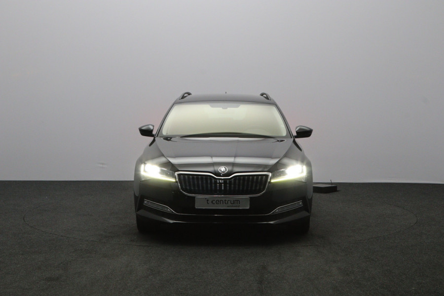 Škoda Superb Combi 1.4 TSI iV 218 PK Business Edition Plus PHEV, Trekhaak, Camera, Leder, LED,