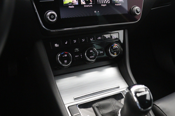 Škoda Superb Combi 1.4 TSI iV 218 PK Business Edition Plus PHEV, Trekhaak, Camera, Leder, LED,