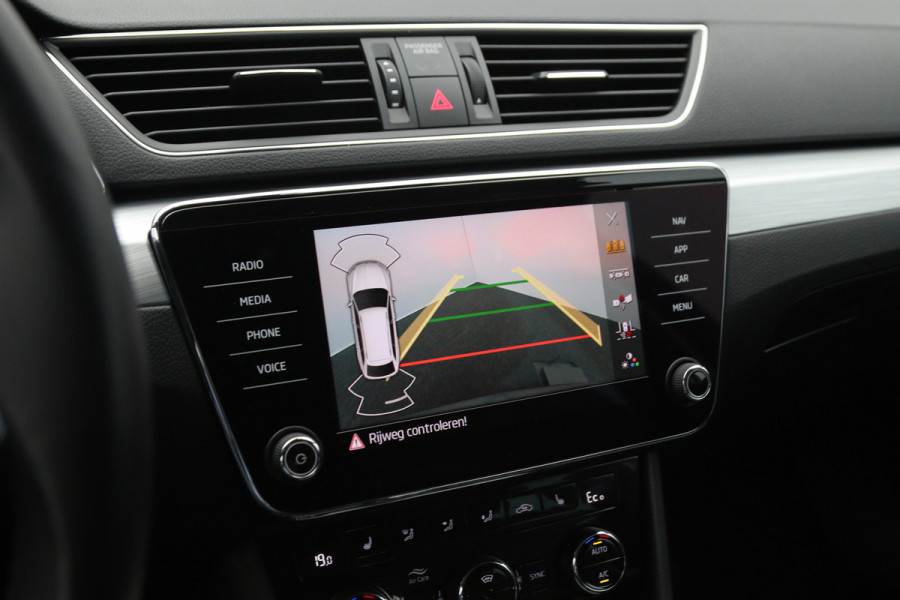 Škoda Superb Combi 1.4 TSI iV 218 PK Business Edition Plus PHEV, Trekhaak, Camera, Leder, LED,