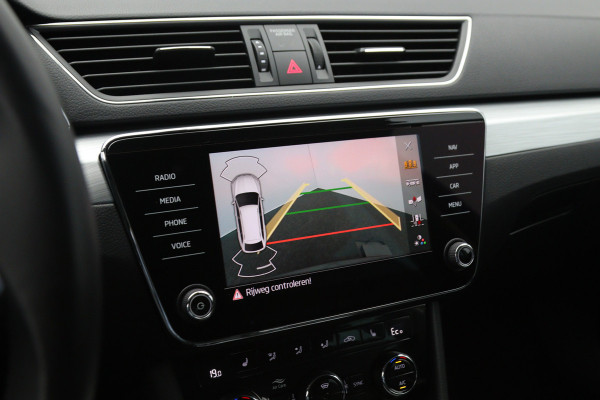 Škoda Superb Combi 1.4 TSI iV 218 PK Business Edition Plus PHEV, Trekhaak, Camera, Leder, LED,