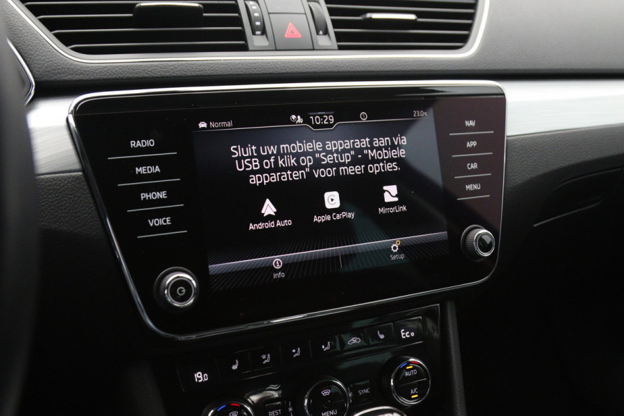 Škoda Superb Combi 1.4 TSI iV 218 PK Business Edition Plus PHEV, Trekhaak, Camera, Leder, LED,