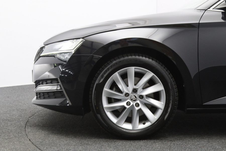 Škoda Superb Combi 1.4 TSI iV 218 PK Business Edition Plus PHEV, Trekhaak, Camera, Leder, LED,