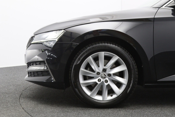 Škoda Superb Combi 1.4 TSI iV 218 PK Business Edition Plus PHEV, Trekhaak, Camera, Leder, LED,