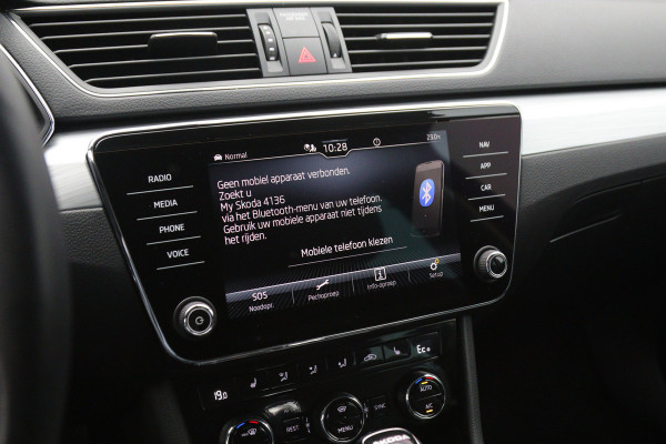 Škoda Superb Combi 1.4 TSI iV 218 PK Business Edition Plus PHEV, Trekhaak, Camera, Leder, LED,