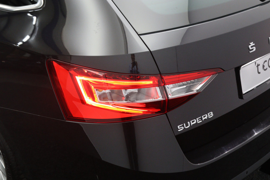 Škoda Superb Combi 1.4 TSI iV 218 PK Business Edition Plus PHEV, Trekhaak, Camera, Leder, LED,
