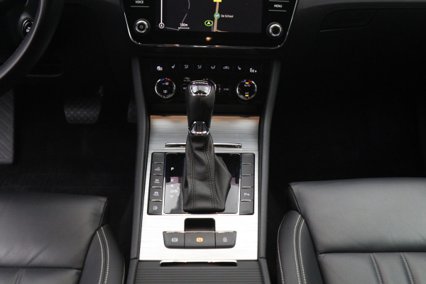 Škoda Superb Combi 1.4 TSI iV 218 PK Business Edition Plus PHEV, Trekhaak, Camera, Leder, LED,