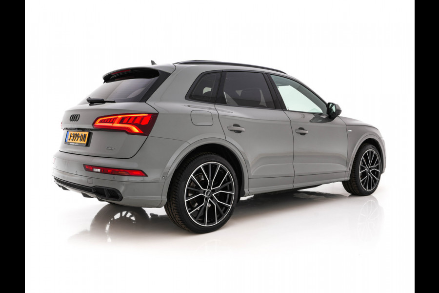Audi Q5 55 TFSI S-Line Competition Quattro (Plug-In) Aut. *PANO | LEATHER | FULL-LED | HEATED-SPORTSEATS | KEYLESS | CAMERA | NAVI-FULLMAP | PRIVACY-GLASS | DIGI-COCKPIT | CRUISE-ADPAPTIVE | DAB | 21"ALU*