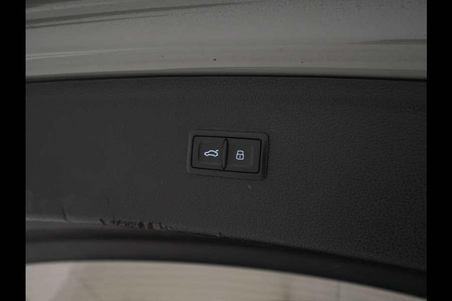 Audi Q5 55 TFSI S-Line Competition Quattro (Plug-In) Aut. *PANO | LEATHER | FULL-LED | HEATED-SPORTSEATS | KEYLESS | CAMERA | NAVI-FULLMAP | PRIVACY-GLASS | DIGI-COCKPIT | CRUISE-ADPAPTIVE | DAB | 21"ALU*