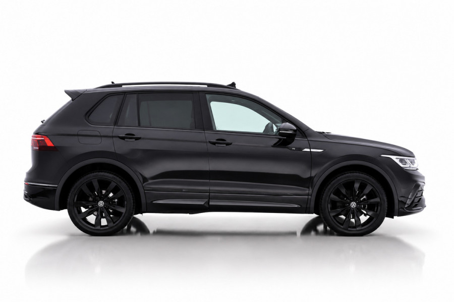 Volkswagen Tiguan 1.5 TSI R-Line Black Style | IQ.LIGHT | DEALER OND. | PANODAK | ADAPTIEVE CRUISE CONTROLE