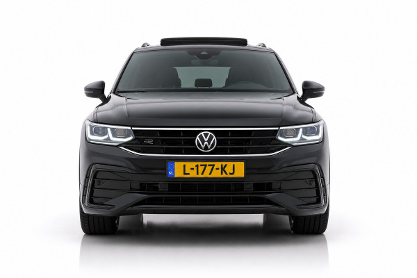 Volkswagen Tiguan 1.5 TSI R-Line Black Style | IQ.LIGHT | DEALER OND. | PANODAK | ADAPTIEVE CRUISE CONTROLE
