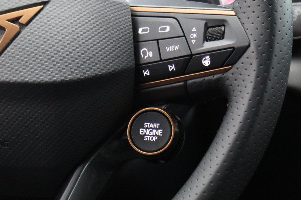 CUPRA Leon 1.4 e-Hybrid VZ 245 PK Performance PHEV, 19" LM Velgen, Winterpakket, Camera, Adap. Cruise Control, DCC