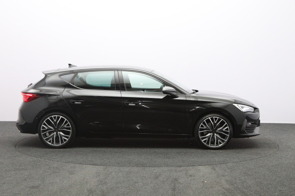CUPRA Leon 1.4 e-Hybrid VZ 245 PK Performance PHEV, 19" LM Velgen, Winterpakket, Camera, Adap. Cruise Control, DCC