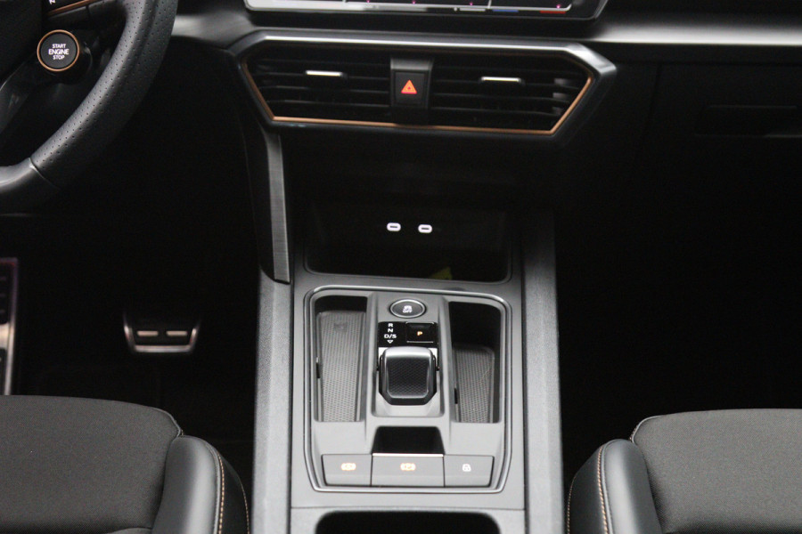 CUPRA Leon 1.4 e-Hybrid VZ 245 PK Performance PHEV, 19" LM Velgen, Winterpakket, Camera, Adap. Cruise Control, DCC