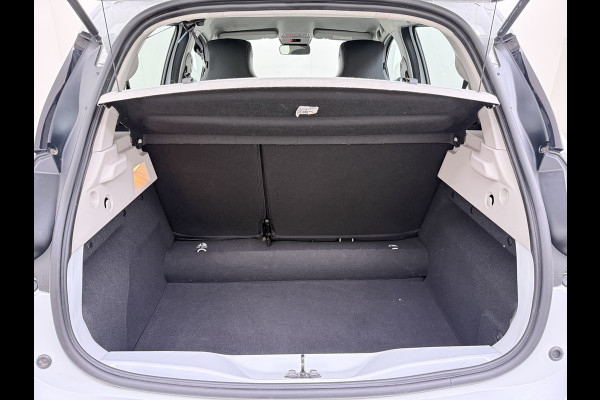 Renault ZOE R135 Zen **52kWh** Warmtepomp Eigen Accu SOH 95% Navi Ecc Apple Carplay/Android Auto Keyless Bluetooth Cruise Control Pdc Regen-Lichtsensor Led Lmv Isofix Lane Assist 1e Eigenaar Origineel Nederlandse Auto