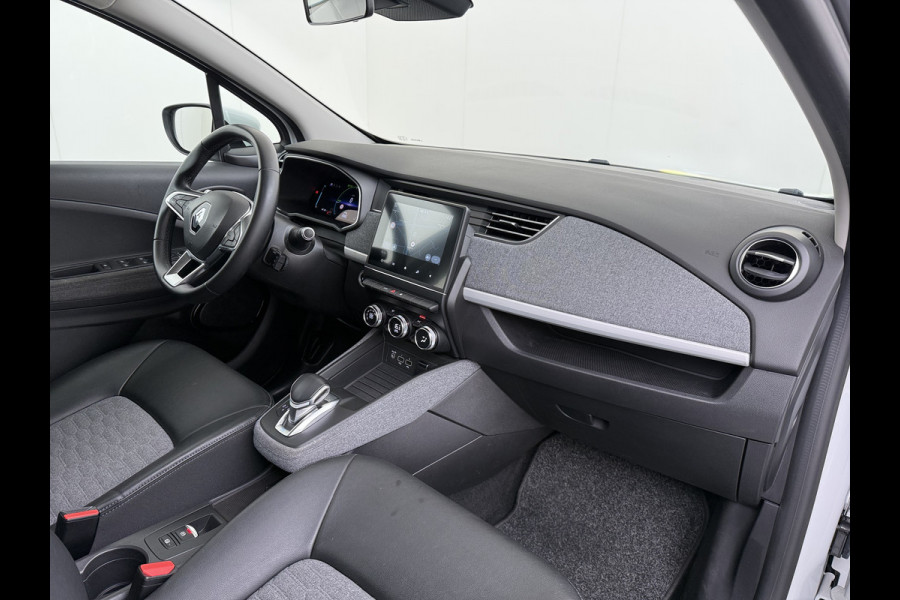 Renault ZOE R135 Zen **52kWh** Warmtepomp Eigen Accu SOH 95% Navi Ecc Apple Carplay/Android Auto Keyless Bluetooth Cruise Control Pdc Regen-Lichtsensor Led Lmv Isofix Lane Assist 1e Eigenaar Origineel Nederlandse Auto