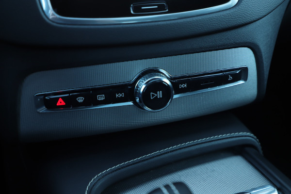 Volvo XC90 2.0 T8 Recharge AWD R-Design | 455 PK | Luchtvering | 7-Persoons | Pano | Keyless-go | Memory | Harman/Kardon | Stuurwielverw. |