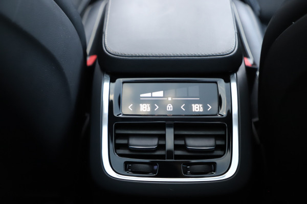 Volvo XC90 2.0 T8 Recharge AWD R-Design | 455 PK | Luchtvering | 7-Persoons | Pano | Keyless-go | Memory | Harman/Kardon | Stuurwielverw. |