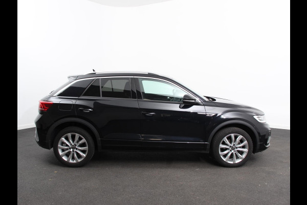 Volkswagen T-Roc 1.5 eTsi R-Line Edition Automaat Navigatie Apple Carplay/Android Auto Camera Parkeersensoren Adaptive Cruise Control Stoelverwarming Virtual Cockpit Elektrische achterklep Getinte ramen Climate Control