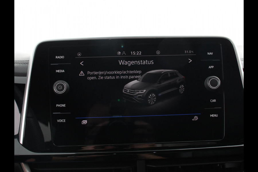 Volkswagen T-Roc 1.5 eTsi R-Line Edition Automaat Navigatie Apple Carplay/Android Auto Camera Parkeersensoren Adaptive Cruise Control Stoelverwarming Virtual Cockpit Elektrische achterklep Getinte ramen Climate Control