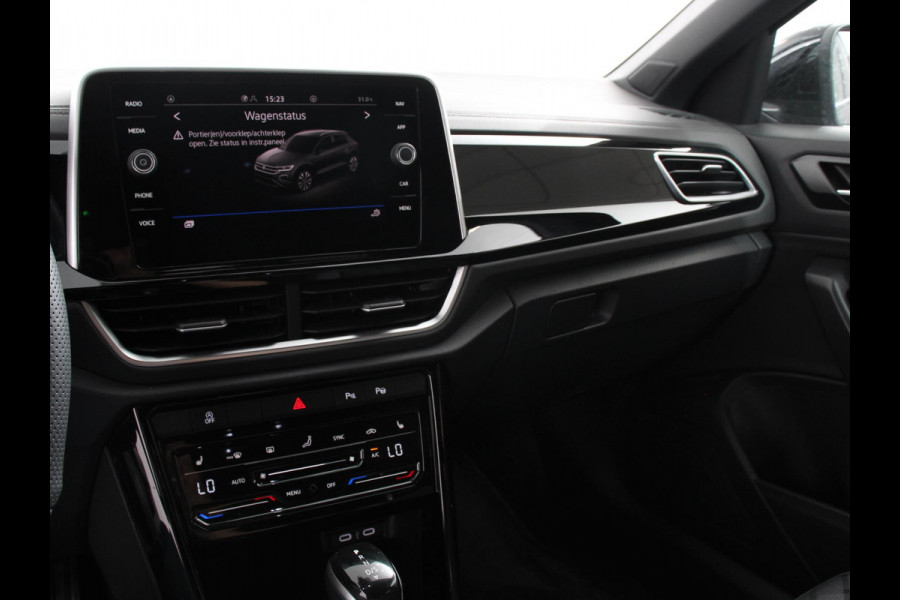 Volkswagen T-Roc 1.5 eTsi R-Line Edition Automaat Navigatie Apple Carplay/Android Auto Camera Parkeersensoren Adaptive Cruise Control Stoelverwarming Virtual Cockpit Elektrische achterklep Getinte ramen Climate Control