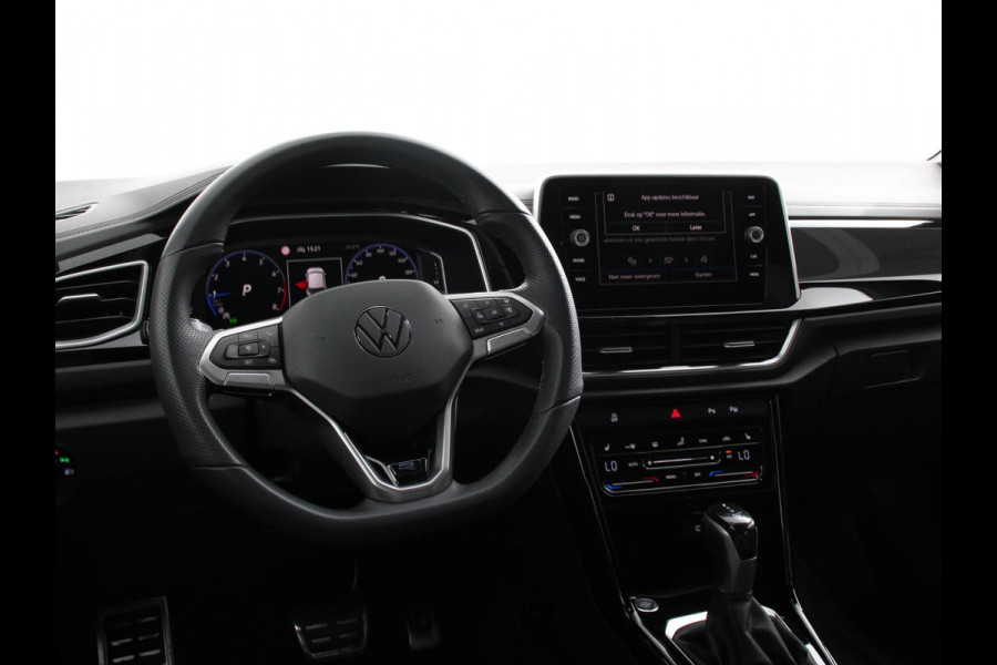 Volkswagen T-Roc 1.5 eTsi R-Line Edition Automaat Navigatie Apple Carplay/Android Auto Camera Parkeersensoren Adaptive Cruise Control Stoelverwarming Virtual Cockpit Elektrische achterklep Getinte ramen Climate Control