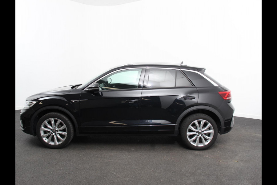 Volkswagen T-Roc 1.5 eTsi R-Line Edition Automaat Navigatie Apple Carplay/Android Auto Camera Parkeersensoren Adaptive Cruise Control Stoelverwarming Virtual Cockpit Elektrische achterklep Getinte ramen Climate Control
