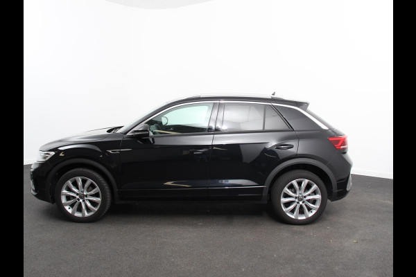 Volkswagen T-Roc 1.5 eTsi R-Line Edition Automaat Navigatie Apple Carplay/Android Auto Camera Parkeersensoren Adaptive Cruise Control Stoelverwarming Virtual Cockpit Elektrische achterklep Getinte ramen Climate Control