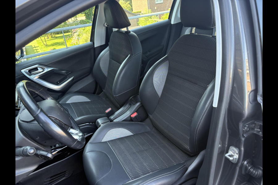 Peugeot 2008 1.2 PureTech Blue Lease Allure | Limited | Climate Control | Navigatie | Half-Leder | Trekhaak |