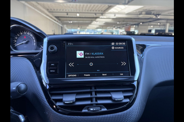Peugeot 2008 1.2 PureTech Blue Lease Allure | Limited | Climate Control | Navigatie | Half-Leder | Trekhaak |