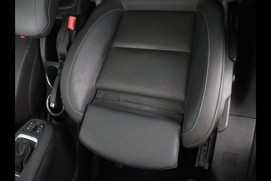 Opel Zafira 1.4 Turbo Business Executive 7p. Opc-Line | Panoramadak | Leder | Trekhaak | Camera | Stuur/stoel verwarming | Cruise control | Navigatie | Climate control | Full LED