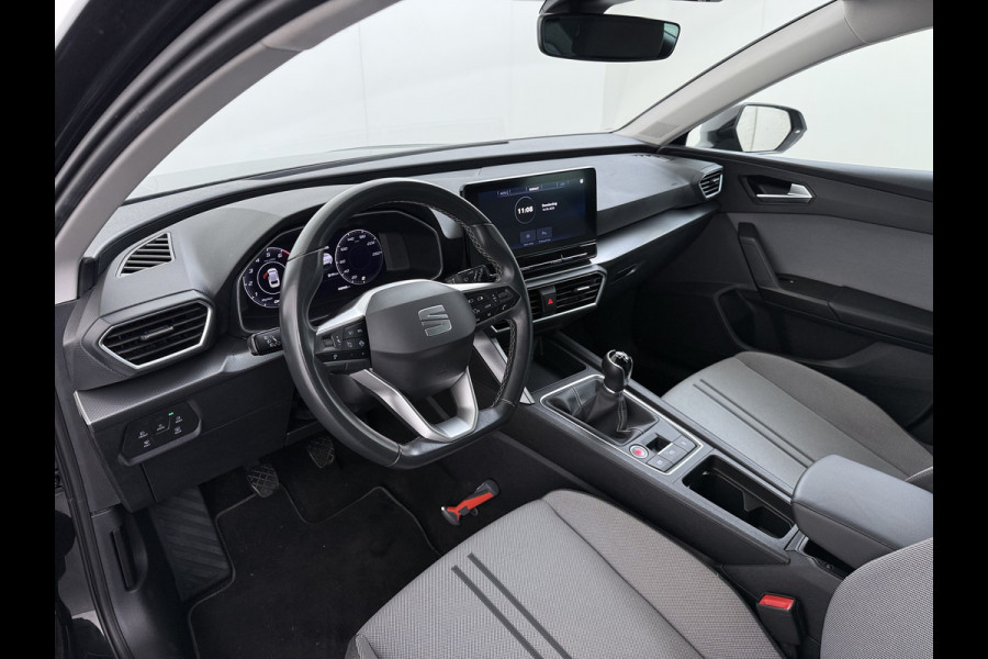 Seat Leon Sportstourer 1.5TSI 131PK Adap.Cruise Trekhaak 3-Zone Ecc Camera Navi Apple Carplay Android Auto Pdc Style Business Intense Lmv Led Bluetooth Keyless Isofix 1.400KG Trekgewicht Rijstrooksensor 1e Eigenaar Dealeronderhouden Origineel Nederlandse Auto