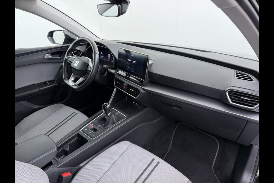 Seat Leon Sportstourer 1.5TSI 131PK Adap.Cruise Trekhaak 3-Zone Ecc Camera Navi Apple Carplay Android Auto Pdc Style Business Intense Lmv Led Bluetooth Keyless Isofix 1.400KG Trekgewicht Rijstrooksensor 1e Eigenaar Dealeronderhouden Origineel Nederlandse Auto
