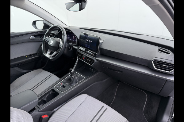 Seat Leon Sportstourer 1.5TSI 131PK Adap.Cruise Trekhaak 3-Zone Ecc Camera Navi Apple Carplay Android Auto Pdc Style Business Intense Lmv Led Bluetooth Keyless Isofix 1.400KG Trekgewicht Rijstrooksensor 1e Eigenaar Dealeronderhouden Origineel Nederlandse Auto