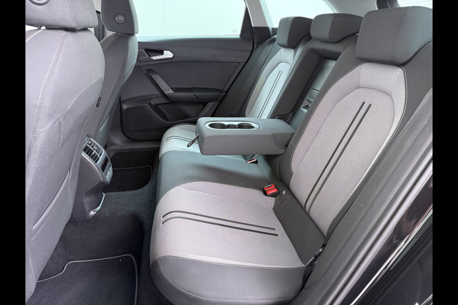 Seat Leon Sportstourer 1.5TSI 131PK Adap.Cruise Trekhaak 3-Zone Ecc Camera Navi Apple Carplay Android Auto Pdc Style Business Intense Lmv Led Bluetooth Keyless Isofix 1.400KG Trekgewicht Rijstrooksensor 1e Eigenaar Dealeronderhouden Origineel Nederlandse Auto