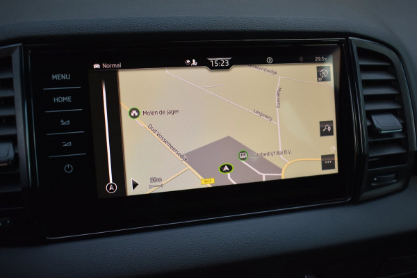 Škoda Karoq 1.5 TSI ACT Sportline | TREKHAAK | STEEL GREY | ADAPTIEVE CRUISE CONTROLE | CAMERA | NAP | STOELVERWARMING | CANTON