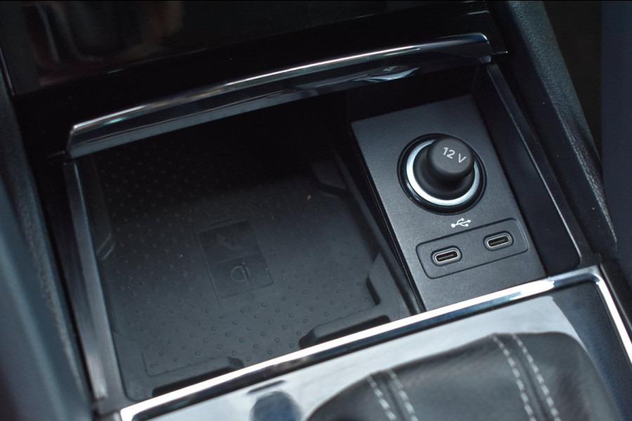 Škoda Karoq 1.5 TSI ACT Sportline | TREKHAAK | STEEL GREY | ADAPTIEVE CRUISE CONTROLE | CAMERA | NAP | STOELVERWARMING | CANTON