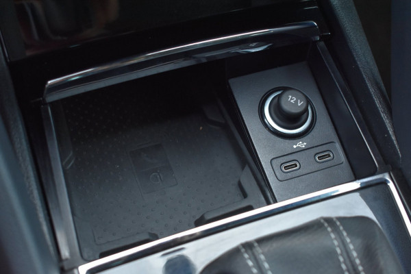 Škoda Karoq 1.5 TSI ACT Sportline | TREKHAAK | STEEL GREY | ADAPTIEVE CRUISE CONTROLE | CAMERA | NAP | STOELVERWARMING | CANTON