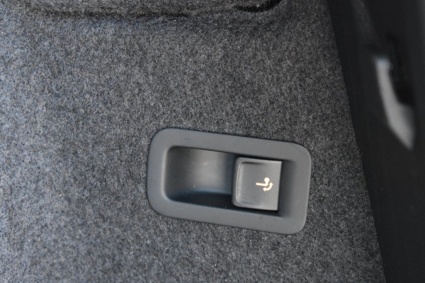 Škoda Karoq 1.5 TSI ACT Sportline | TREKHAAK | STEEL GREY | ADAPTIEVE CRUISE CONTROLE | CAMERA | NAP | STOELVERWARMING | CANTON