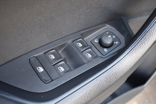 Škoda Karoq 1.5 TSI ACT Sportline | TREKHAAK | STEEL GREY | ADAPTIEVE CRUISE CONTROLE | CAMERA | NAP | STOELVERWARMING | CANTON