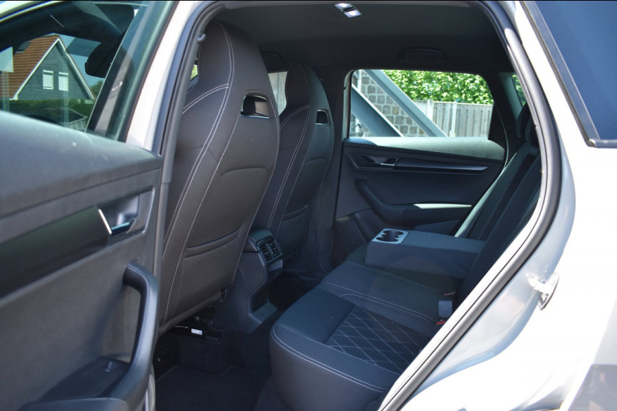 Škoda Karoq 1.5 TSI ACT Sportline | TREKHAAK | STEEL GREY | ADAPTIEVE CRUISE CONTROLE | CAMERA | NAP | STOELVERWARMING | CANTON