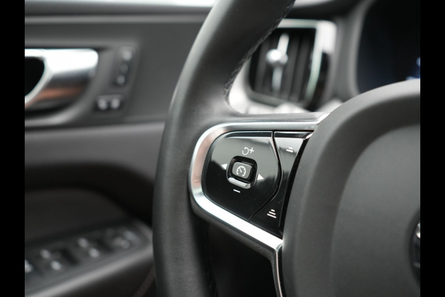 Volvo XC60 T6 AWD Plus Bright LONG RANGE PHEV 350pk Dealer O.H. | Trekhaak Af Fabriek | Panodak | Adaptive Cruise | Camera | Lederen Sportstoelen Memory & Verwarmd | Keyless | Blis | Stuur Verwarmd | Google Assistent | 20"L.M | Apple Carplay | DAB | Plug In Hybrid |
