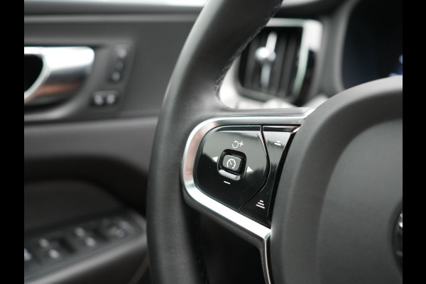 Volvo XC60 T6 AWD Plus Bright LONG RANGE PHEV 350pk Dealer O.H. | Trekhaak Af Fabriek | Panodak | Adaptive Cruise | Camera | Lederen Sportstoelen Memory & Verwarmd | Keyless | Blis | Stuur Verwarmd | Google Assistent | 20"L.M | Apple Carplay | DAB | Plug In Hybrid |