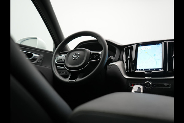 Volvo XC60 T6 AWD Plus Bright LONG RANGE PHEV 350pk Dealer O.H. | Trekhaak Af Fabriek | Panodak | Adaptive Cruise | Camera | Lederen Sportstoelen Memory & Verwarmd | Keyless | Blis | Stuur Verwarmd | Google Assistent | 20"L.M | Apple Carplay | DAB | Plug In Hybrid |