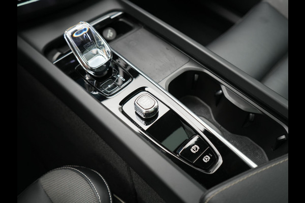 Volvo XC60 T6 AWD Plus Bright LONG RANGE PHEV 350pk Dealer O.H. | Trekhaak Af Fabriek | Panodak | Adaptive Cruise | Camera | Lederen Sportstoelen Memory & Verwarmd | Keyless | Blis | Stuur Verwarmd | Google Assistent | 20"L.M | Apple Carplay | DAB | Plug In Hybrid |