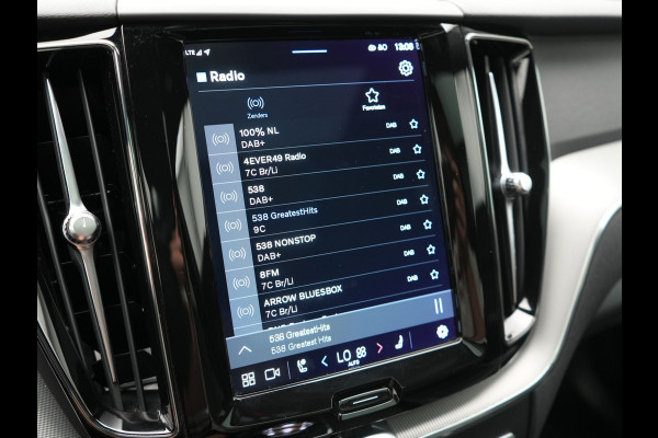 Volvo XC60 T6 AWD Plus Bright LONG RANGE PHEV 350pk Dealer O.H. | Trekhaak Af Fabriek | Panodak | Adaptive Cruise | Camera | Lederen Sportstoelen Memory & Verwarmd | Keyless | Blis | Stuur Verwarmd | Google Assistent | 20"L.M | Apple Carplay | DAB | Plug In Hybrid |