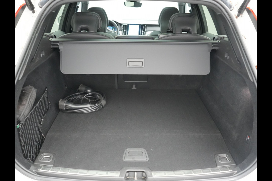 Volvo XC60 T6 AWD Plus Bright LONG RANGE PHEV 350pk Dealer O.H. | Trekhaak Af Fabriek | Panodak | Adaptive Cruise | Camera | Lederen Sportstoelen Memory & Verwarmd | Keyless | Blis | Stuur Verwarmd | Google Assistent | 20"L.M | Apple Carplay | DAB | Plug In Hybrid |