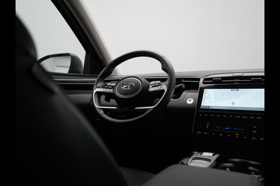 Hyundai Tucson 1.6 T-GDI Premium 4WD PHEV 265pk Dealer O.H. | Trekhaak Afn. | Adaptive Cruise | Krell Audio | Camera | Lederen Sportstoelen Ventilatie & Memory | Keyless | Blis | Stoelen & Stuur Verwarmd | Apple Carplay | Navigatie | DAB | Plug In Hybrid |